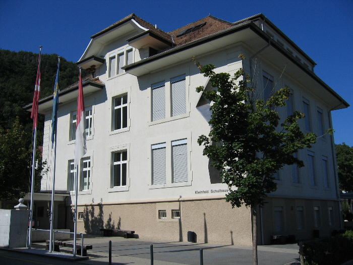 Kleinfeldschulhaus - 2007 100 Jahre alt